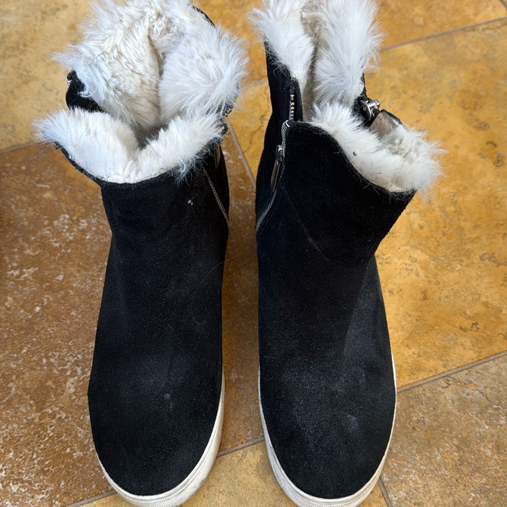 Black suede fur lined boots